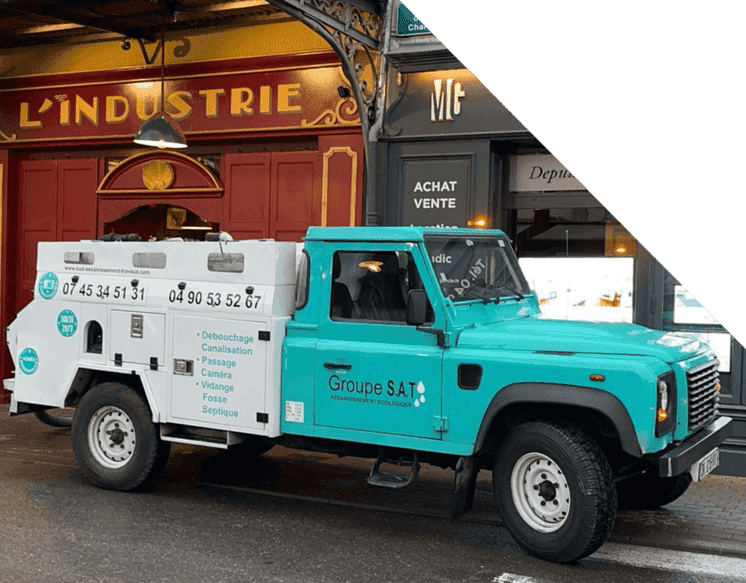 camion-pick-up-mobile-intervention-sud-assainissement-travaux-SAT sud assainissement travaux